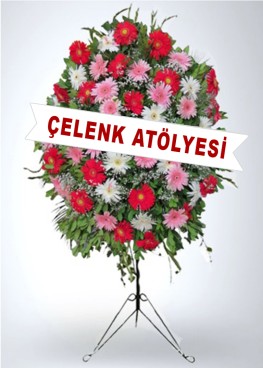 Rengarenk Gerberalardan Ferforje Aranjman Tasarımı