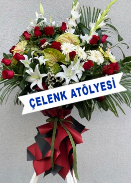 Kırmızı Beyaz Gösterişli Platform Aranjman